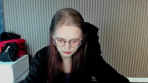 Snapshot of shy_elina01 chatting on 7, 10, 2025 shy_elina01 online show from 7, 10, 2025