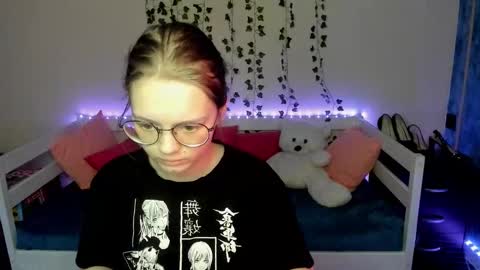 Snapshot of shy_elina01 chatting on 14, 10, 2025 shy_elina01 online show from 14, 10, 2025