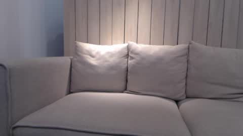 shy_schoolgirl_ online show from 1, 2, 2025