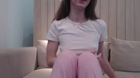 shy_schoolgirl_ online show from 4, 3, 2025