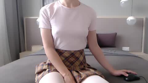 shy_schoolgirl_ online show from 6, 10, 2025