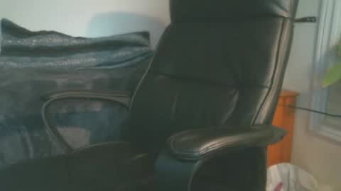 shyboyhugecum2020 online show from 18, 3, 2026