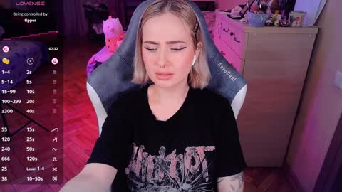 Effie online show from 28, 1, 2025