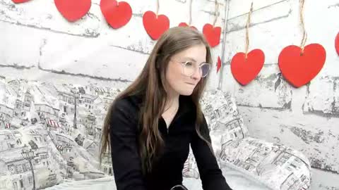 Snapshot of shyly_lisa chatting on 28, 9, 2025 shyly_lisa online show from 28, 9, 2025