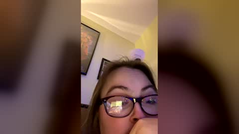 shyone2011 online show from 22, 12, 2025