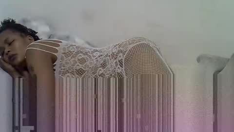 Snapshot of sianrazia_ chatting on 18, 12, 2025 Sianrazia online show from 18, 12, 2025