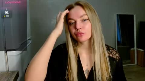 Snapshot of siberian_girl_ chatting on 6, 11, 2025 Eva online show from 6, 11, 2025