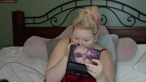Sienna Luxx online show from 16, 9, 2025