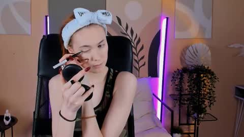 Snapshot of sierraharrper chatting on 16, 12, 2025 SieraHarper online show from 16, 12, 2025