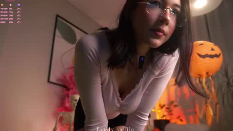 Eva  online show from 23, 10, 2025