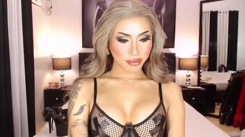 Jenny Hakenson online show from 13, 9, 2025