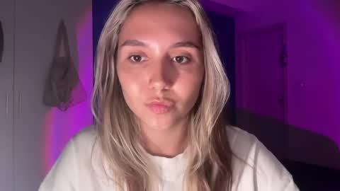 You fav Miss Si online show from 28, 3, 2026