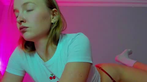 Mila online show from 14, 10, 2025