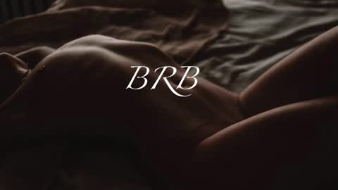 Snapshot of silky_huzelnut chatting on 23, 10, 2025 Mila online show from 23, 10, 2025