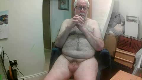sillyoldman45221063 online show from 5, 4, 2026