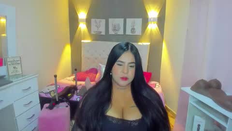Snapshot of silvana_cruzz chatting on 7, 10, 2025 Silvana cruzzz online show from 7, 10, 2025