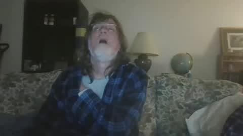 Snapshot of silverfunfox chatting on 21, 12, 2025 silverfunfox online show from 21, 12, 2025