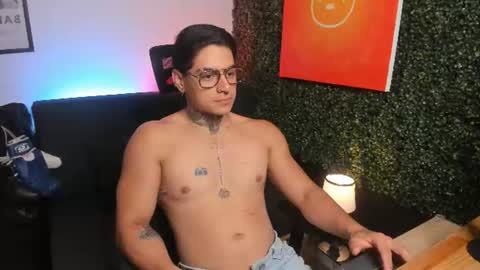 Snapshot of simon_cortes chatting on 24, 6, 2026 Simon Cortes online show from 24, 6, 2026