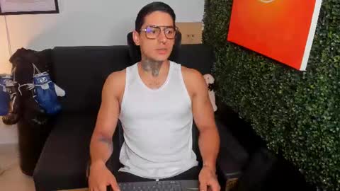 Snapshot of simon_cortes chatting on 26, 7, 2026 Simon Cortes online show from 26, 7, 2026