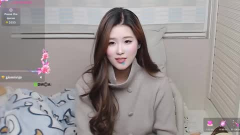 simonastephanie online show from 25, 11, 2025