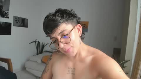 Snapshot of simone_4201 chatting on 2, 12, 2024 Sim. online show from 2, 12, 2024