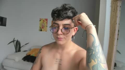 Snapshot of simone_4201 chatting on 6, 12, 2024 Sim. online show from 6, 12, 2024