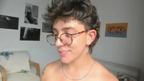 Snapshot of simone_4201 chatting on 9, 12, 2024 Sim. online show from 9, 12, 2024