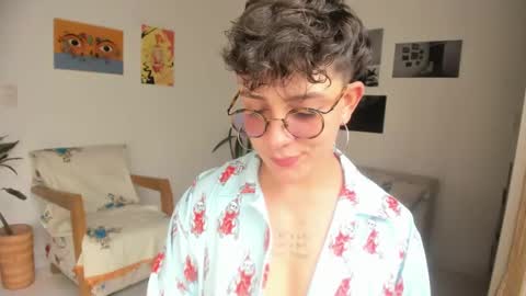 Snapshot of simone_4201 chatting on 20, 12, 2024 Sim. online show from 20, 12, 2024