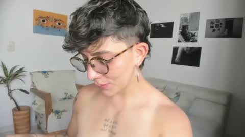 Snapshot of simone_4201 chatting on 28, 12, 2024 Sim. online show from 28, 12, 2024