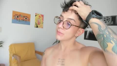 Snapshot of simone_4201 chatting on 30, 1, 2025 Sim. online show from 30, 1, 2025