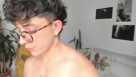 Snapshot of simone_4201 chatting on 13, 2, 2025 Sim. online show from 13, 2, 2025