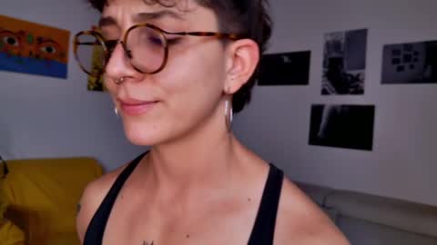 Snapshot of simone_4201 chatting on 19, 2, 2025 Sim. online show from 19, 2, 2025