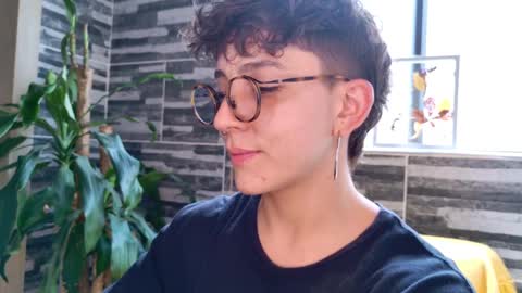 Snapshot of simone_4201 chatting on 8, 3, 2025 Sim. online show from 8, 3, 2025