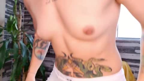 Snapshot of simone_4201 chatting on 11, 3, 2025 Sim. online show from 11, 3, 2025