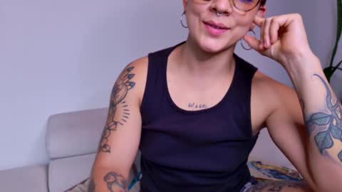 Snapshot of simone_4201 chatting on 13, 9, 2025 Sim. online show from 13, 9, 2025