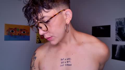 Snapshot of simone_4201 chatting on 17, 9, 2025 Sim. online show from 17, 9, 2025