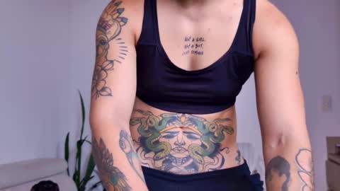 Snapshot of simone_4201 chatting on 28, 9, 2025 Sim. online show from 28, 9, 2025