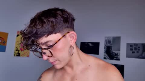 Snapshot of simone_4201 chatting on 30, 9, 2025 Sim. online show from 30, 9, 2025