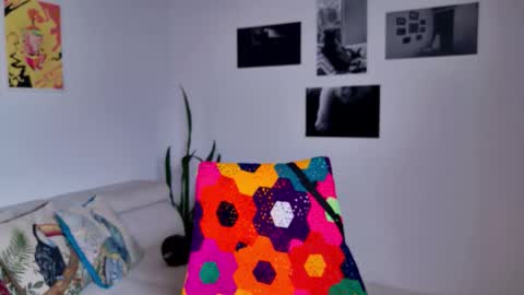 Snapshot of simone_4201 chatting on 13, 11, 2025 Sim. online show from 13, 11, 2025