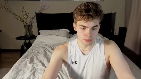 Snapshot of simonwnl chatting on 27, 2, 2025 Simon online show from 27, 2, 2025