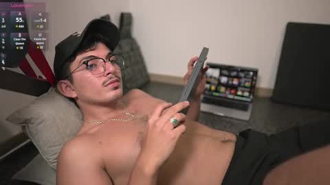 Snapshot of simoon_01 chatting on 8, 3, 2025 SIMOON online show from 8, 3, 2025