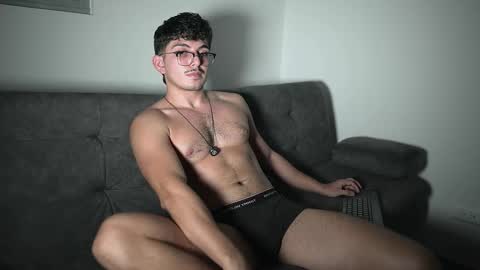 Snapshot of simoon_01 chatting on 9, 9, 2025 SIMOON online show from 9, 9, 2025