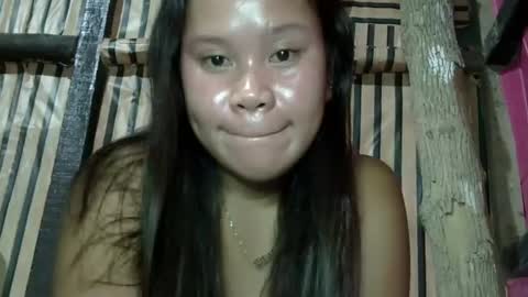 Snapshot of simply_y0urs chatting on 4, 12, 2024 simply_y0urs online show from 4, 12, 2024