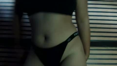 Snapshot of simply_y0urs chatting on 15, 1, 2025 simply_y0urs online show from 15, 1, 2025