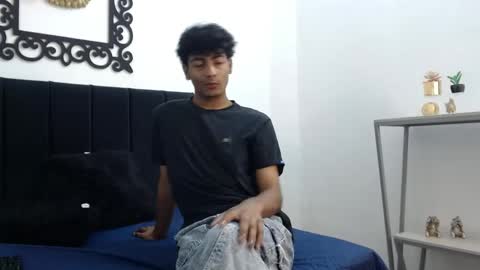 Snapshot of sinboy_ chatting on 20, 4, 2026 online show from 20, 4, 2026