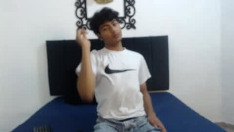Snapshot of sinboy_ chatting on 21, 4, 2026 online show from 21, 4, 2026