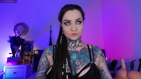 Snapshot of sindeleros chatting on 23, 12, 2024 Ms. Sindel online show from 23, 12, 2024