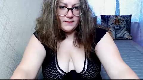 Snapshot of sindyjenice chatting on 9, 7, 2026 Angela online show from 9, 7, 2026