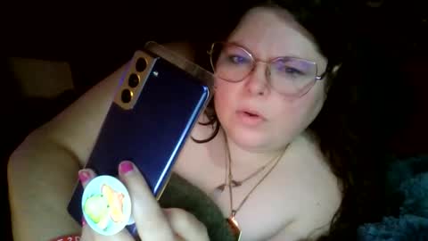 Snapshot of siofra chatting on 5, 11, 2025 Siofra online show from 5, 11, 2025