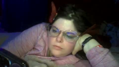 Snapshot of siofra chatting on 18, 11, 2025 Siofra online show from 18, 11, 2025